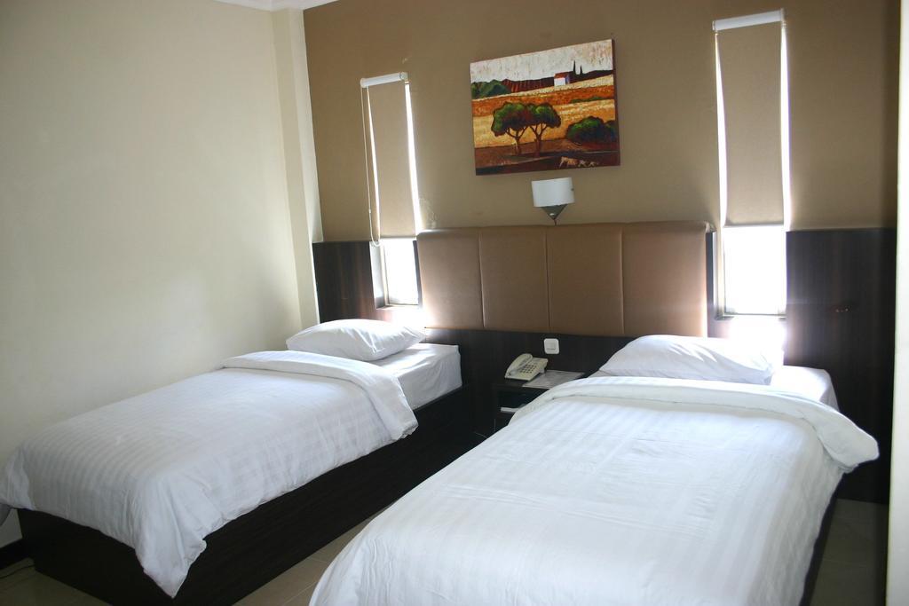 Royal Mamberamo Hotel Sorong Kamer foto