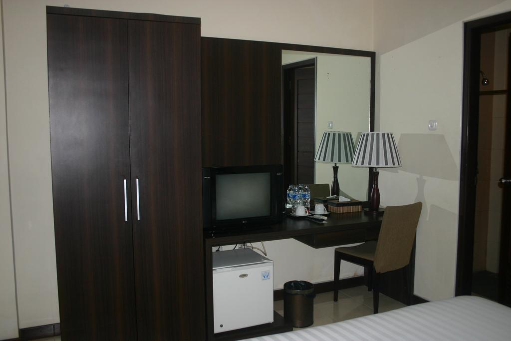 Royal Mamberamo Hotel Sorong Buitenkant foto