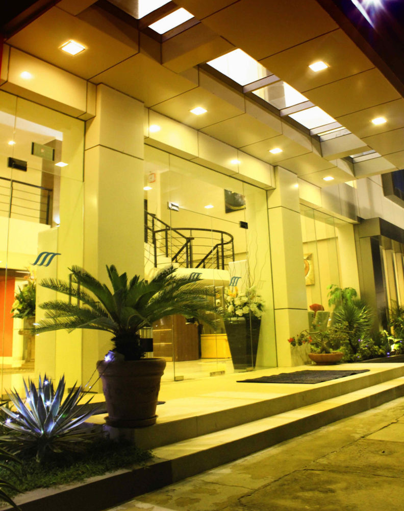 Royal Mamberamo Hotel Sorong Buitenkant foto